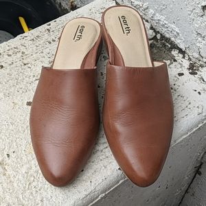 Earth Uptown Uma Brown Leather Mules